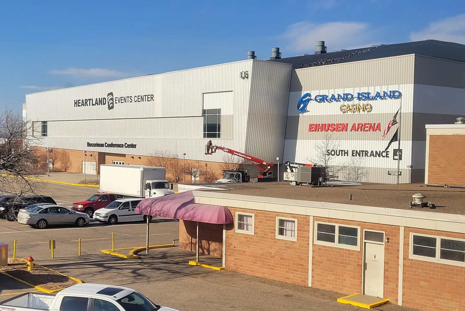 Exterior of the temporary Grand Island Casino at Fonner Park